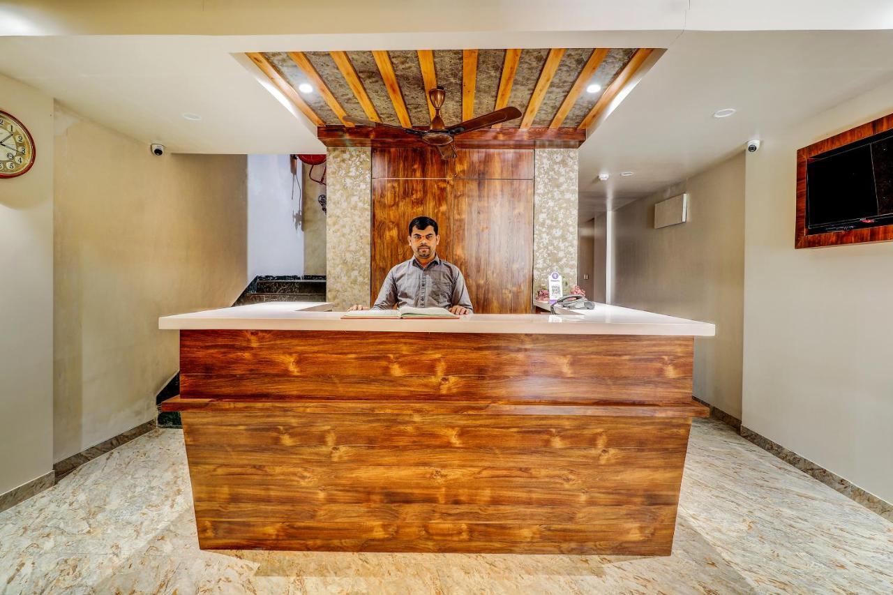 Hotel Apratim Lodging & Boarding Ulhāsnagar Zewnętrze zdjęcie