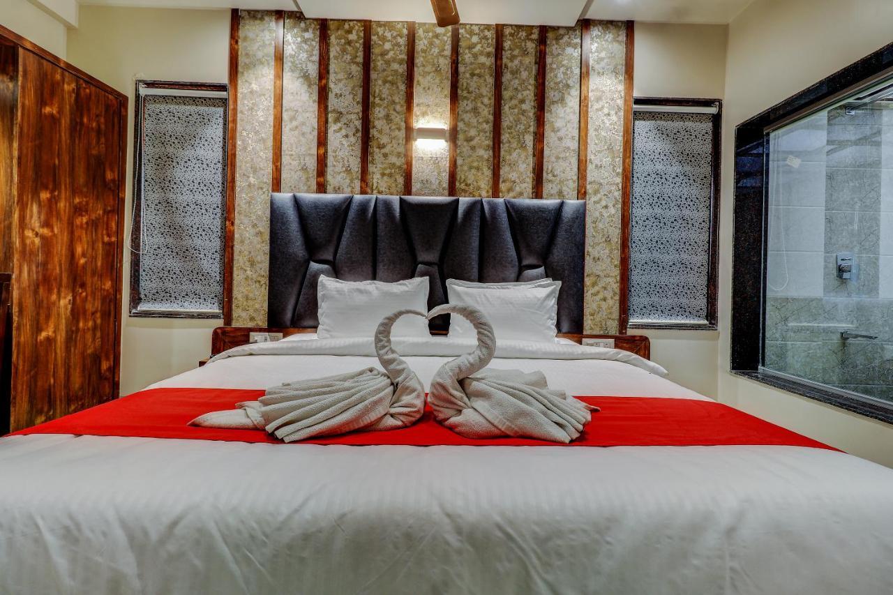 Hotel Apratim Lodging & Boarding Ulhāsnagar Zewnętrze zdjęcie