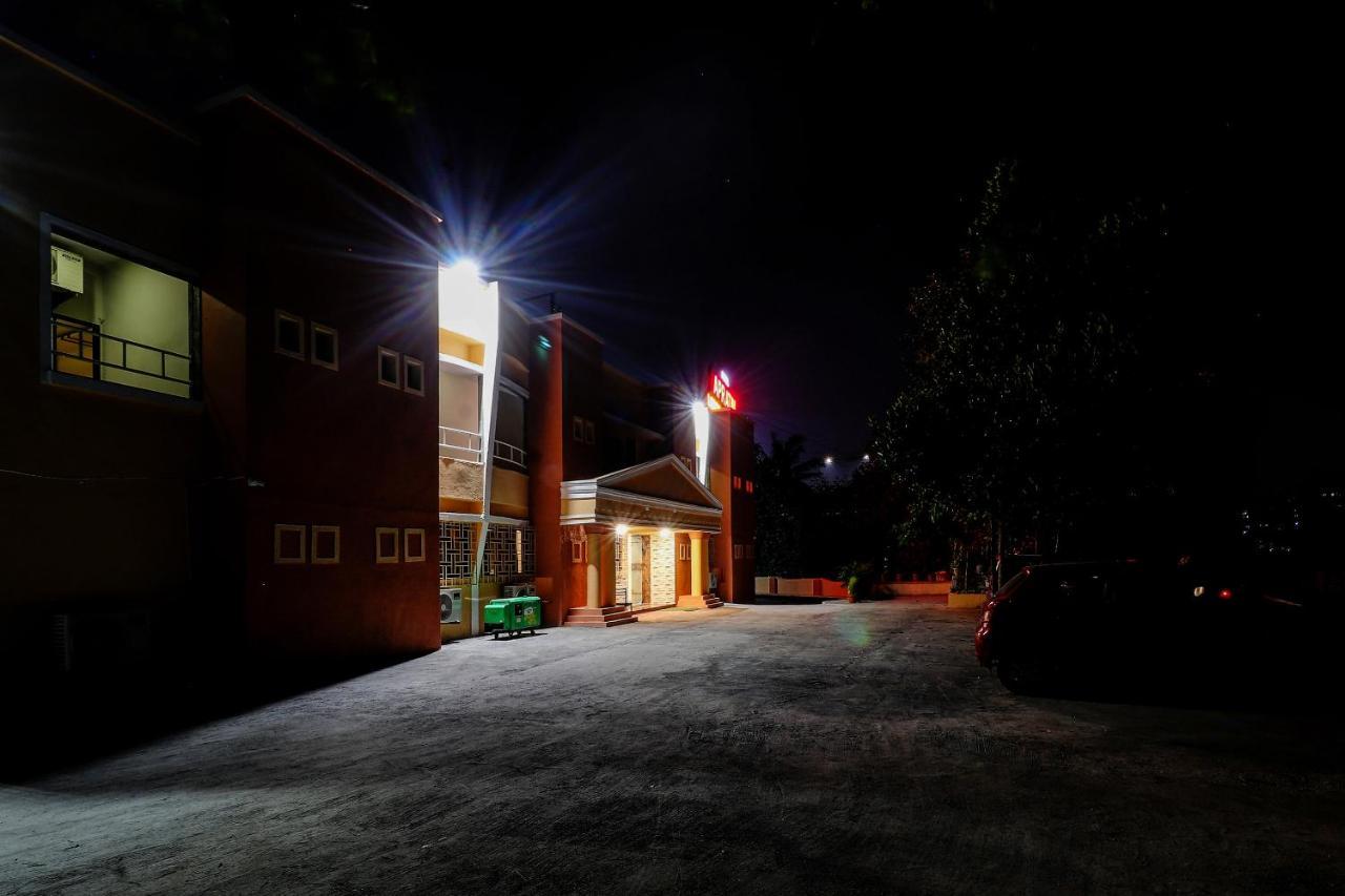 Hotel Apratim Lodging & Boarding Ulhāsnagar Zewnętrze zdjęcie