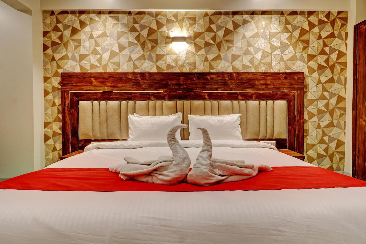 Hotel Apratim Lodging & Boarding Ulhāsnagar Zewnętrze zdjęcie